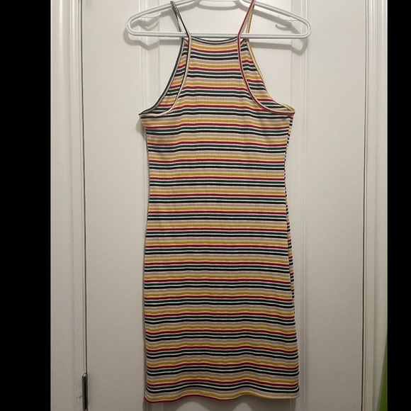 Summer high neck sleeveless dress - Picture 2 of 3